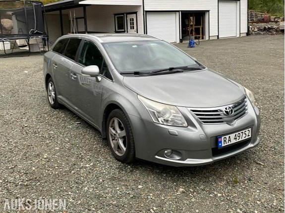Toyota Avensis 3 of 13