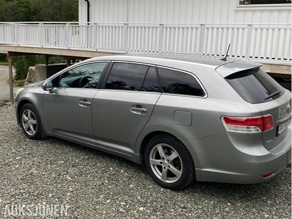 Toyota Avensis 5 of 13