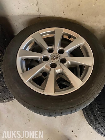 Toyota Avensis 10 of 13