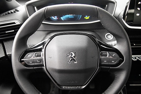 Peugeot e-2008 11 of 19