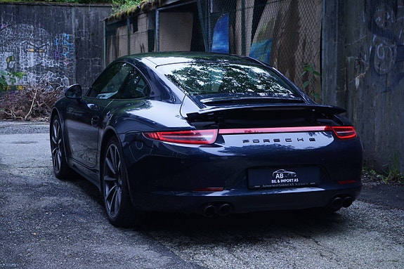 Porsche 911 4 of 29