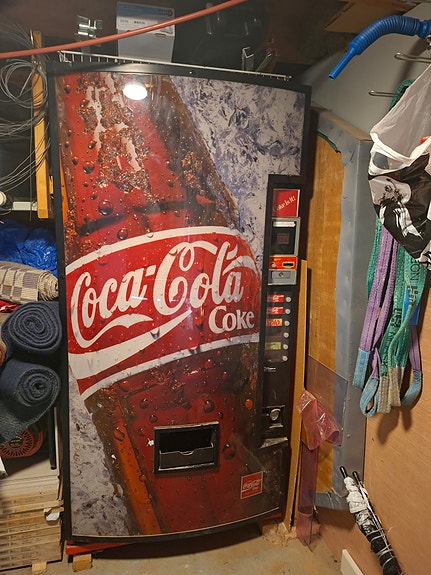 Coca-Cola brusautomat med myntinnkast