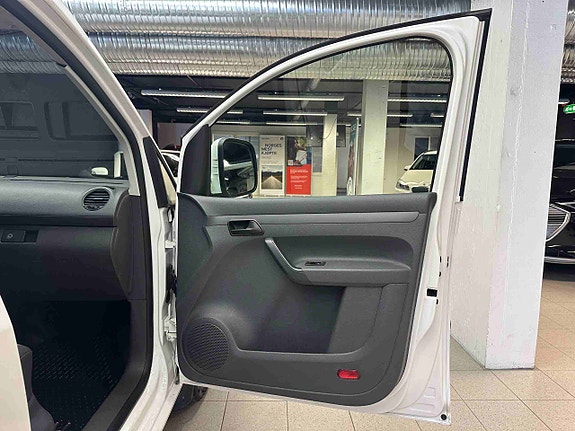Volkswagen Caddy 25 of 30
