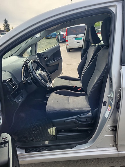 Toyota Verso-S 11 of 28