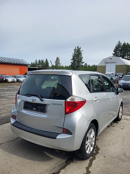 Toyota Verso-S 7 of 28