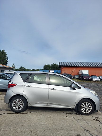 Toyota Verso-S 5 of 28