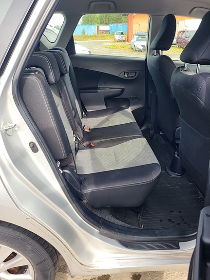 Toyota Verso-S 14 of 28