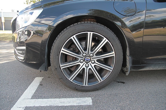 Volvo V60 13 of 23