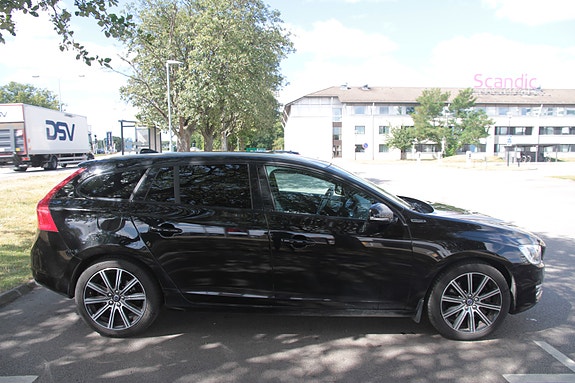 Volvo V60 5 of 23