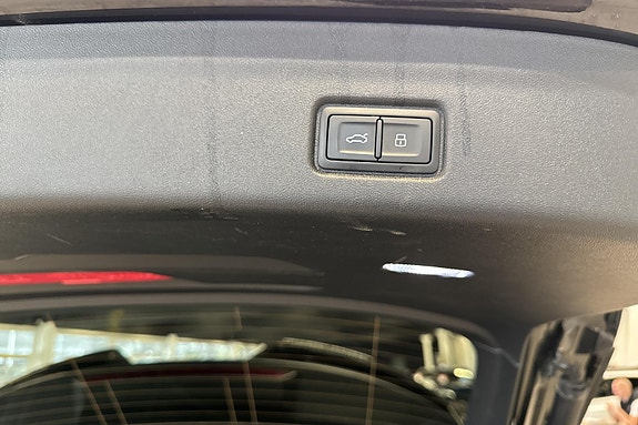 Audi SQ6 e-tron 30 of 30