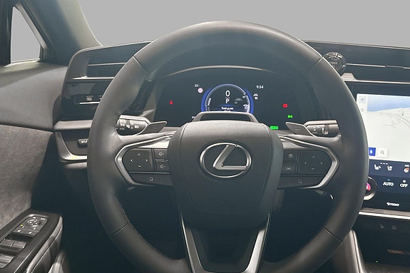 Lexus RZ450e 13 of 30