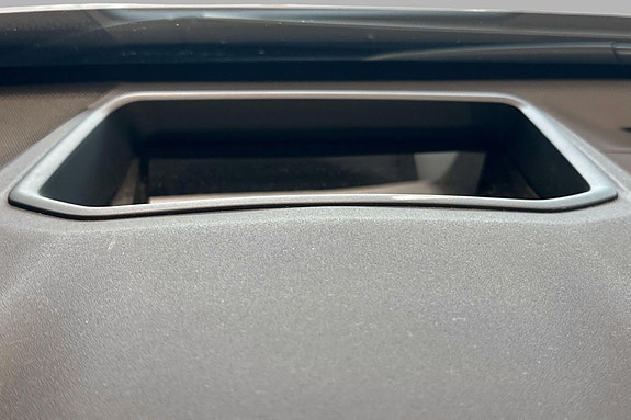 Lexus RZ450e 28 of 30