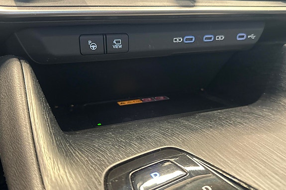 Lexus RZ450e 25 of 30