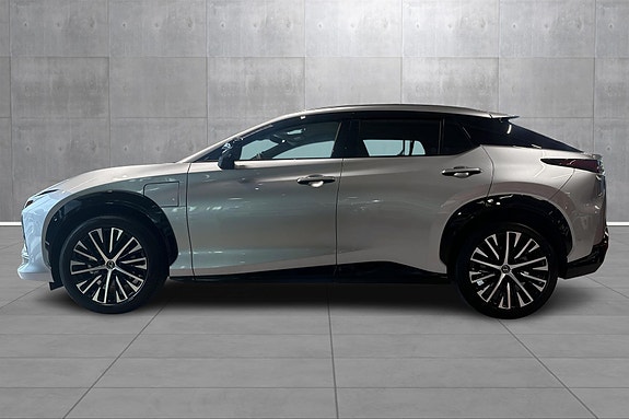 Lexus RZ450e 3 of 30