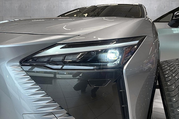 Lexus RZ450e 9 of 30
