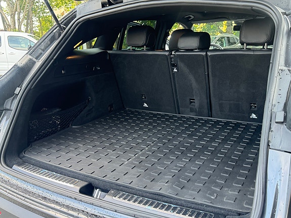 Mercedes-Benz EQC400 30 of 30