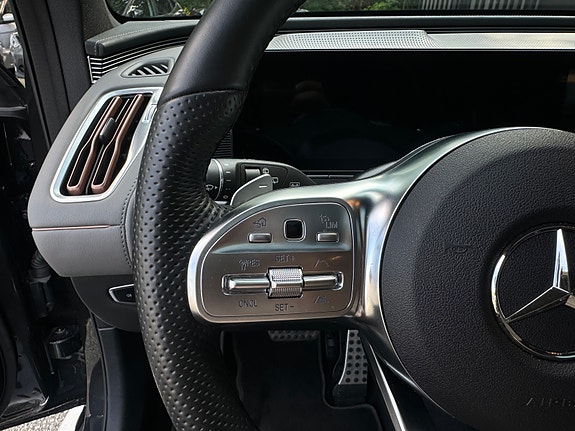 Mercedes-Benz EQC400 15 of 30