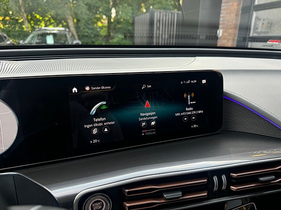 Mercedes-Benz EQC400 22 of 30