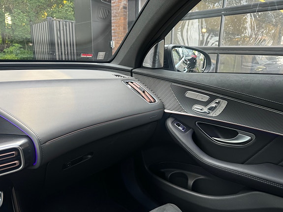 Mercedes-Benz EQC400 25 of 30