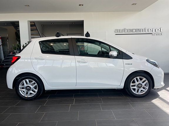 Toyota Yaris 5 of 19