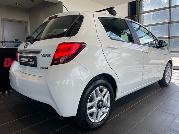 Toyota Yaris 8 of 19