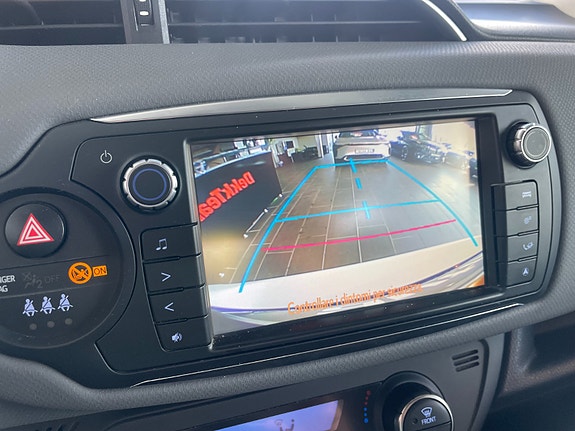 Toyota Yaris 16 of 19