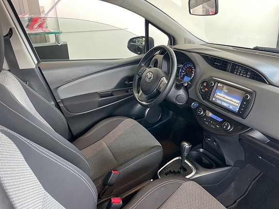 Toyota Yaris 7 of 19