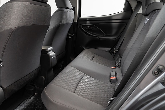 Toyota Yaris 30 of 30