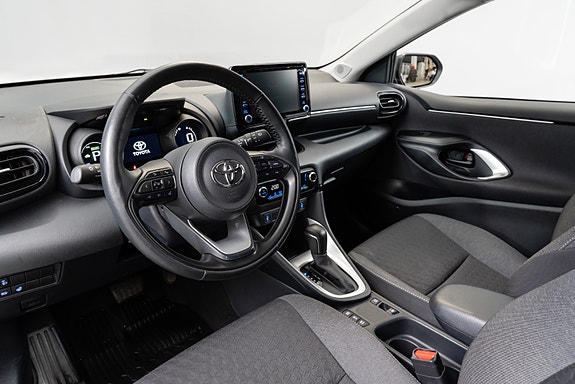 Toyota Yaris 13 of 30
