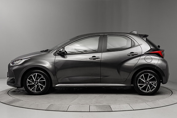 Toyota Yaris 2 of 30