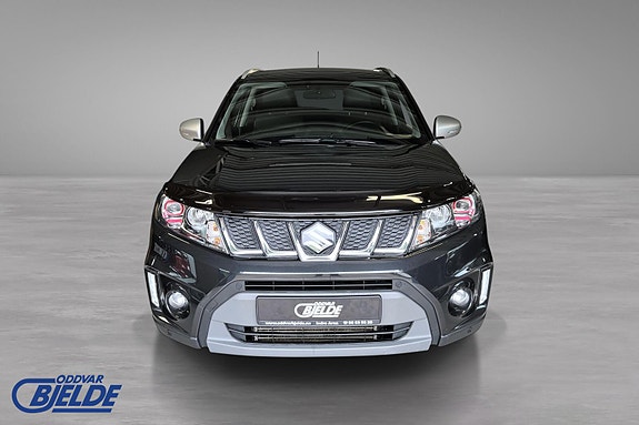 Suzuki Vitara 2 of 17