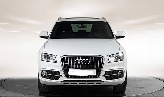 Audi Q5 2 of 20