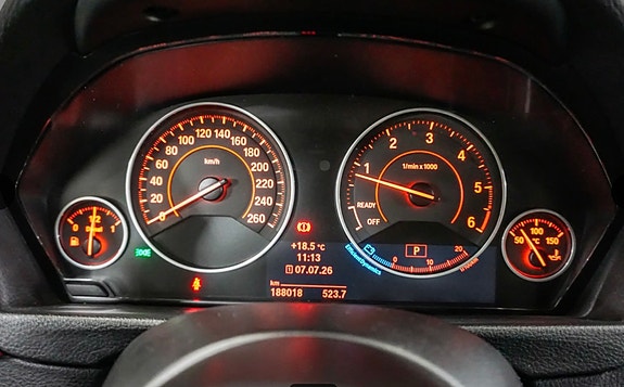 BMW 320d 4 of 6