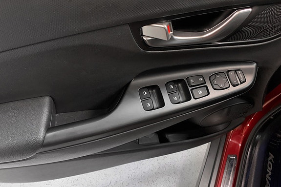 Hyundai Kona 10 of 12