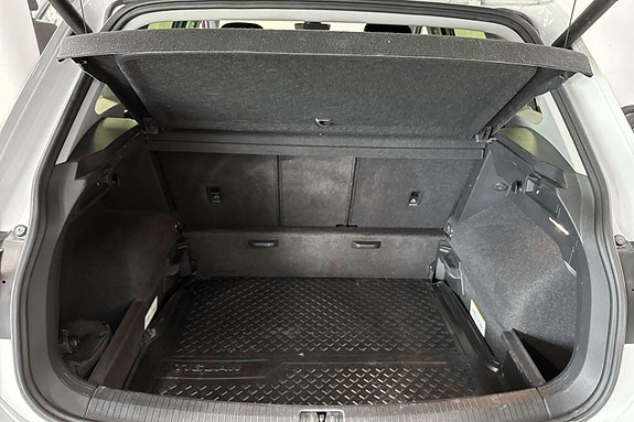 Volkswagen Tiguan 18 of 30