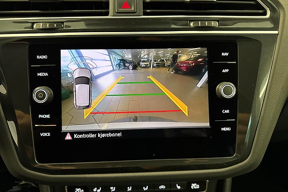 Volkswagen Tiguan 14 of 30