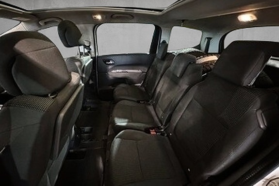 Peugeot 5008 23 of 30