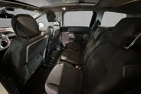 Peugeot 5008 25 of 30