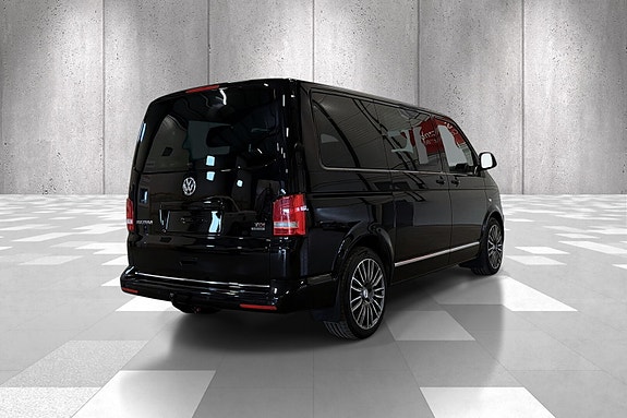 Volkswagen Multivan 5 of 23