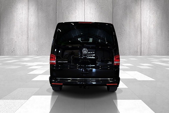 Volkswagen Multivan 4 of 23