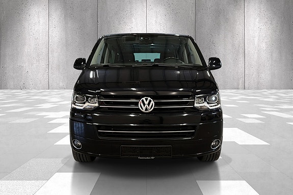 Volkswagen Multivan 8 of 23