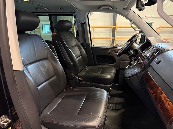Volkswagen Multivan 23 of 23