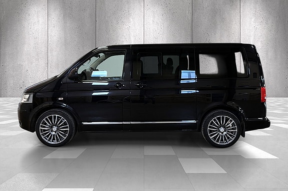 Volkswagen Multivan 2 of 23