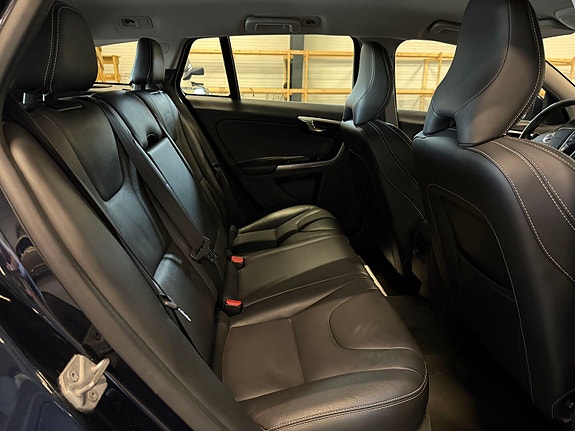 Volvo V60 11 of 24