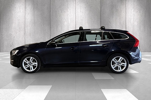 Volvo V60 2 of 24