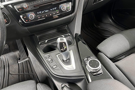 BMW 318i 13 of 27