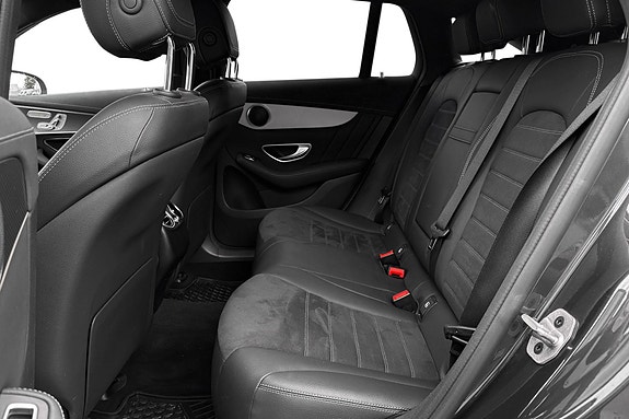 Mercedes-Benz EQC400 22 of 30
