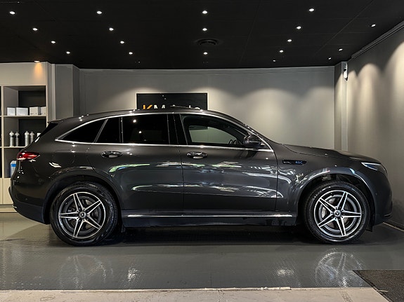 Mercedes-Benz EQC400 8 of 30