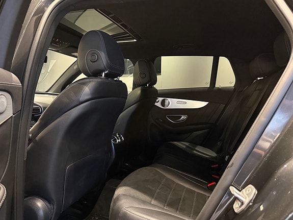 Mercedes-Benz EQC400 12 of 30