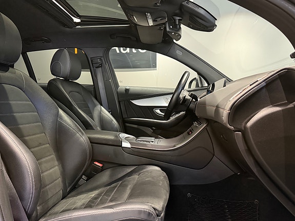 Mercedes-Benz EQC400 14 of 30